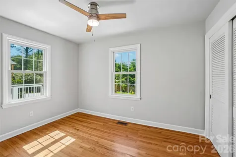 28 Ridgefield Place Asheville NC 28803