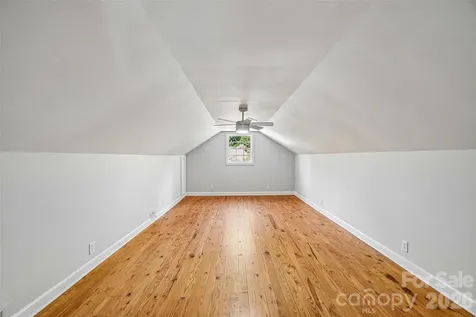 28 Ridgefield Place Asheville NC 28803