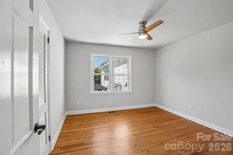 28 Ridgefield Place Asheville NC 28803