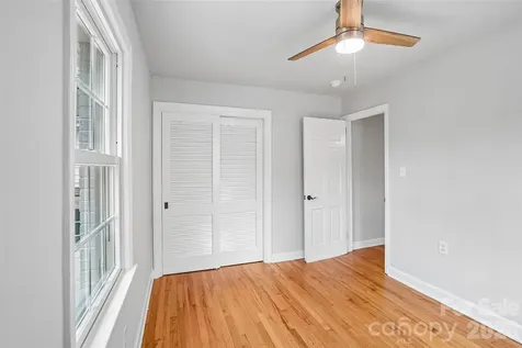 28 Ridgefield Place Asheville NC 28803
