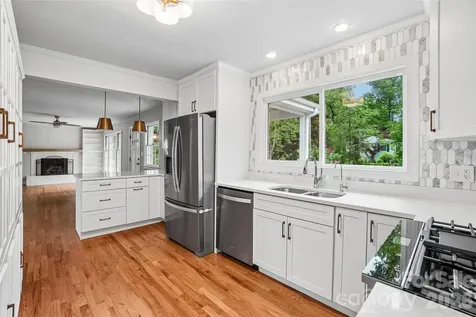 28 Ridgefield Place Asheville NC 28803