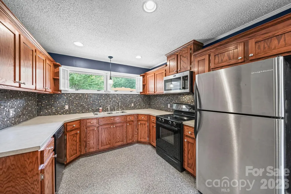 214 Walnut Avenue Mount Holly NC 28120