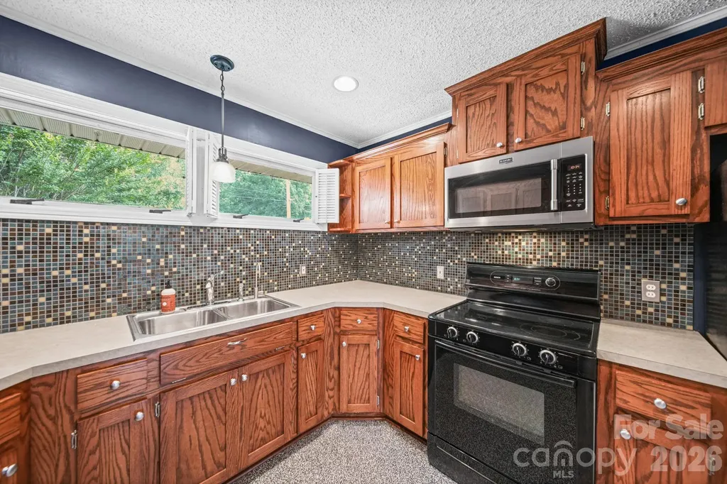 214 Walnut Avenue Mount Holly NC 28120