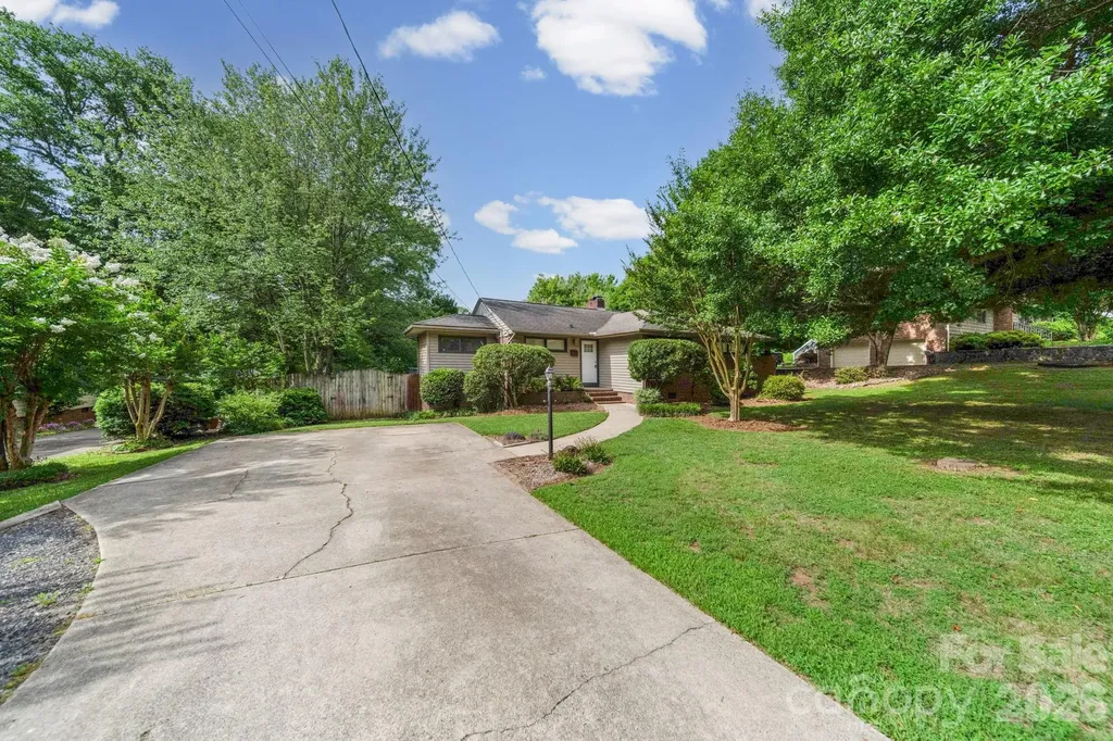 214 Walnut Avenue Mount Holly NC 28120