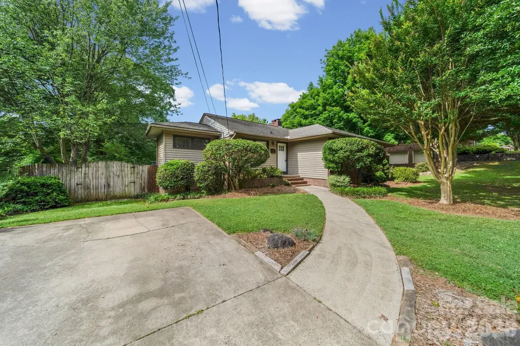 214 Walnut Avenue Mount Holly NC 28120