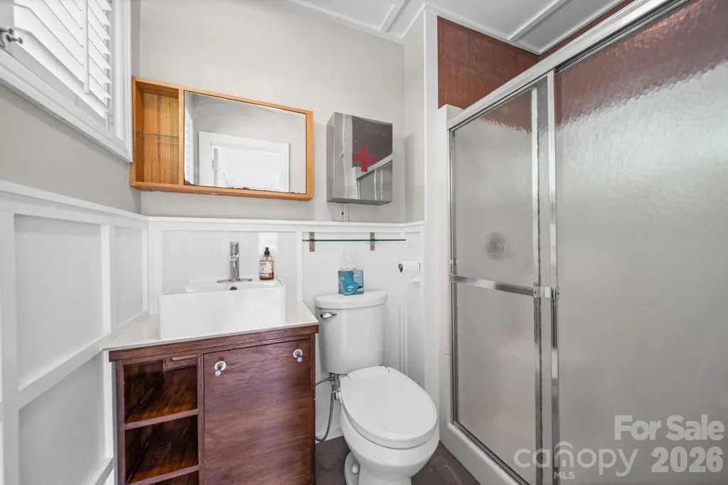 214 Walnut Avenue Mount Holly NC 28120