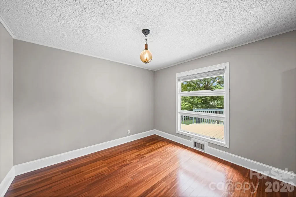 214 Walnut Avenue Mount Holly NC 28120