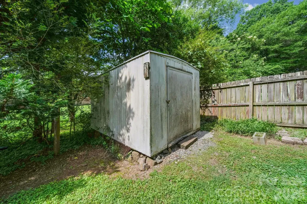 214 Walnut Avenue Mount Holly NC 28120