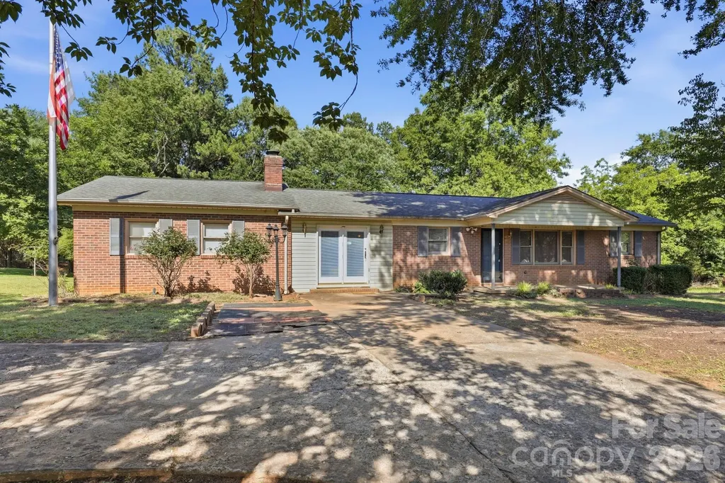 137 Matheny Street Forest City NC 28043