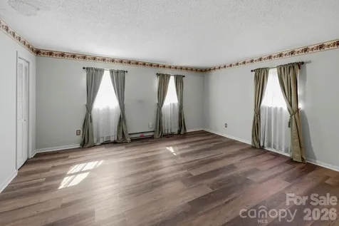 137 Matheny Street Forest City NC 28043