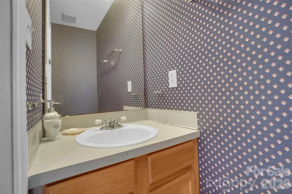 900 Highland Mist Lane Charlotte NC 28215