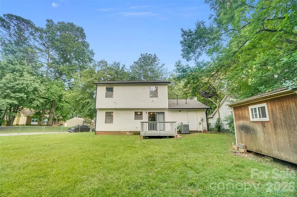 900 Highland Mist Lane Charlotte NC 28215