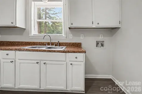 9131 Feldbank Drive Charlotte NC 28216