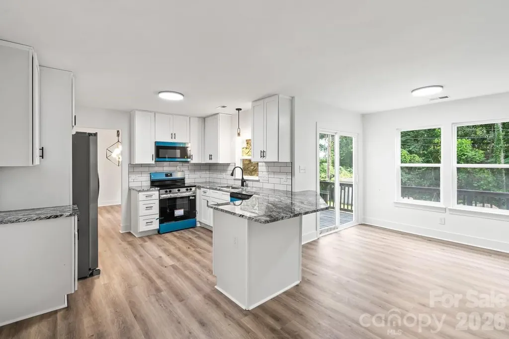 2033 Colony Hill Drive Charlotte NC 28214