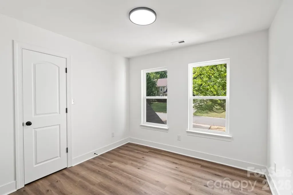 2033 Colony Hill Drive Charlotte NC 28214