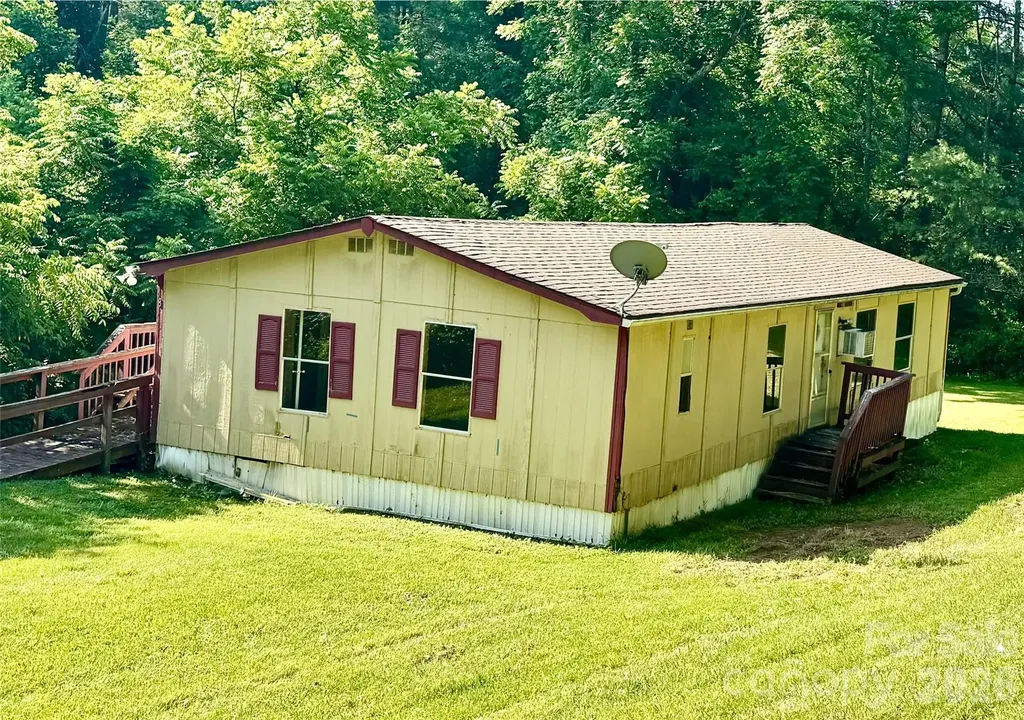 8 White Oak Drive Leicester NC 28748