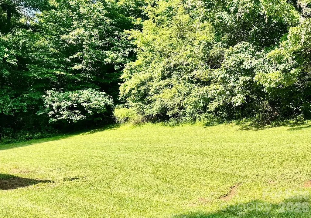8 White Oak Drive Leicester NC 28748