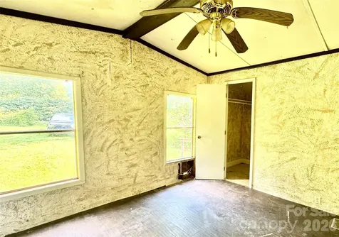8 White Oak Drive Leicester NC 28748