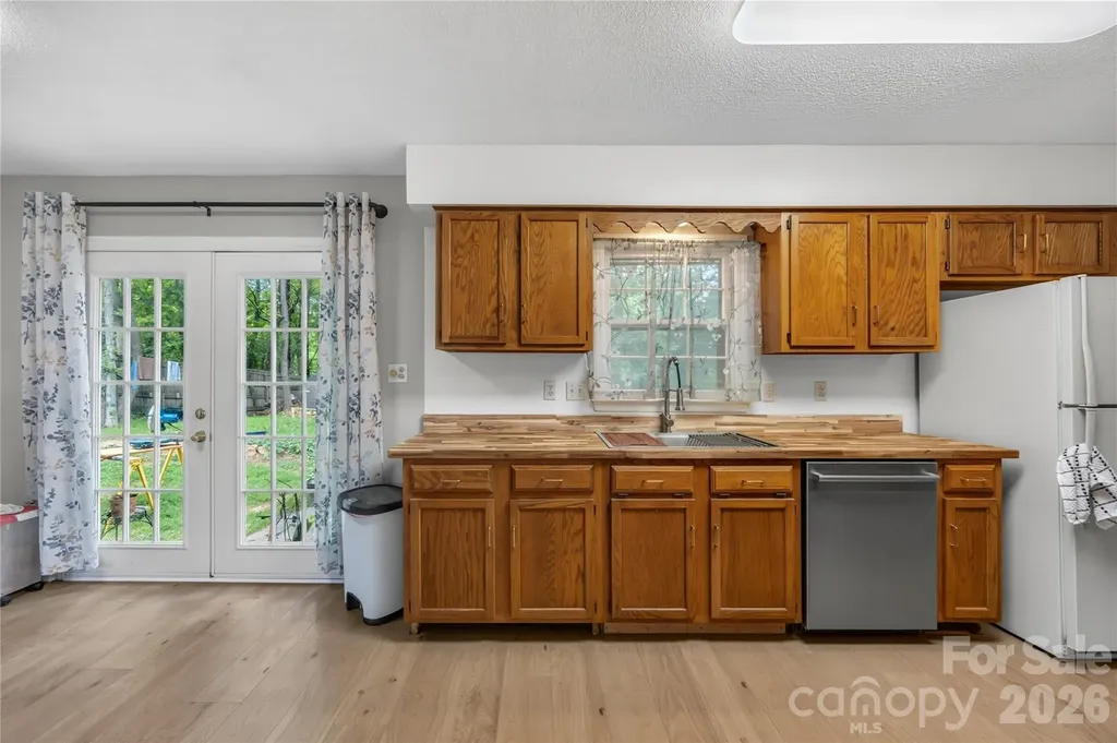 8349 Norcroft Drive Charlotte NC 28269