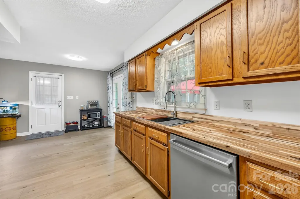 8349 Norcroft Drive Charlotte NC 28269