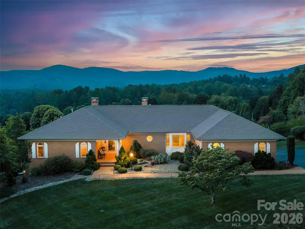 18 Thornapple Drive Hendersonville NC 28739