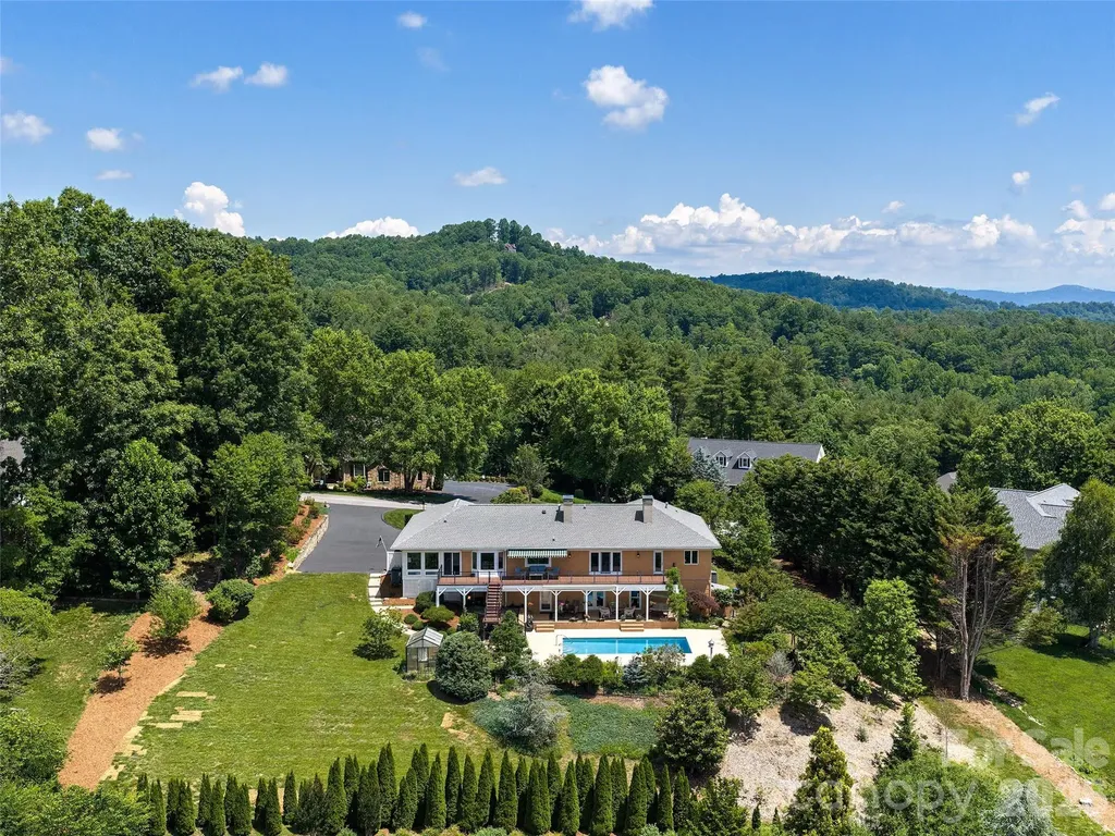 18 Thornapple Drive Hendersonville NC 28739