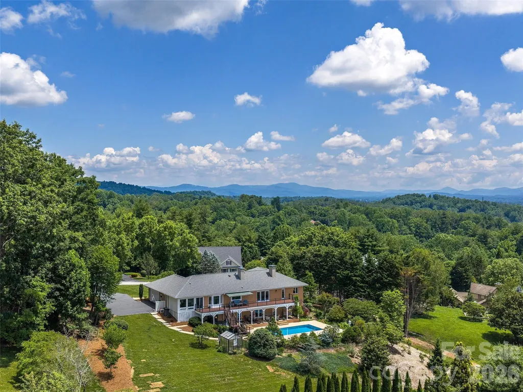 18 Thornapple Drive Hendersonville NC 28739