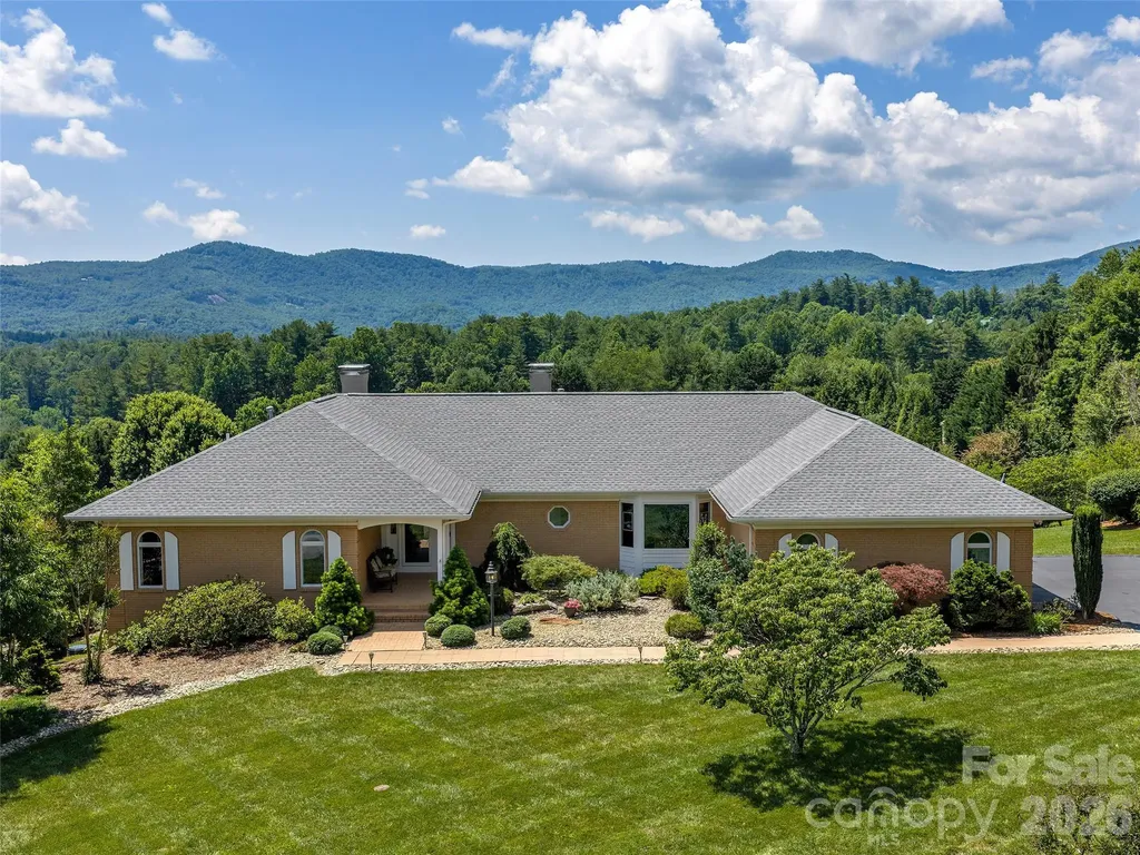 18 Thornapple Drive Hendersonville NC 28739