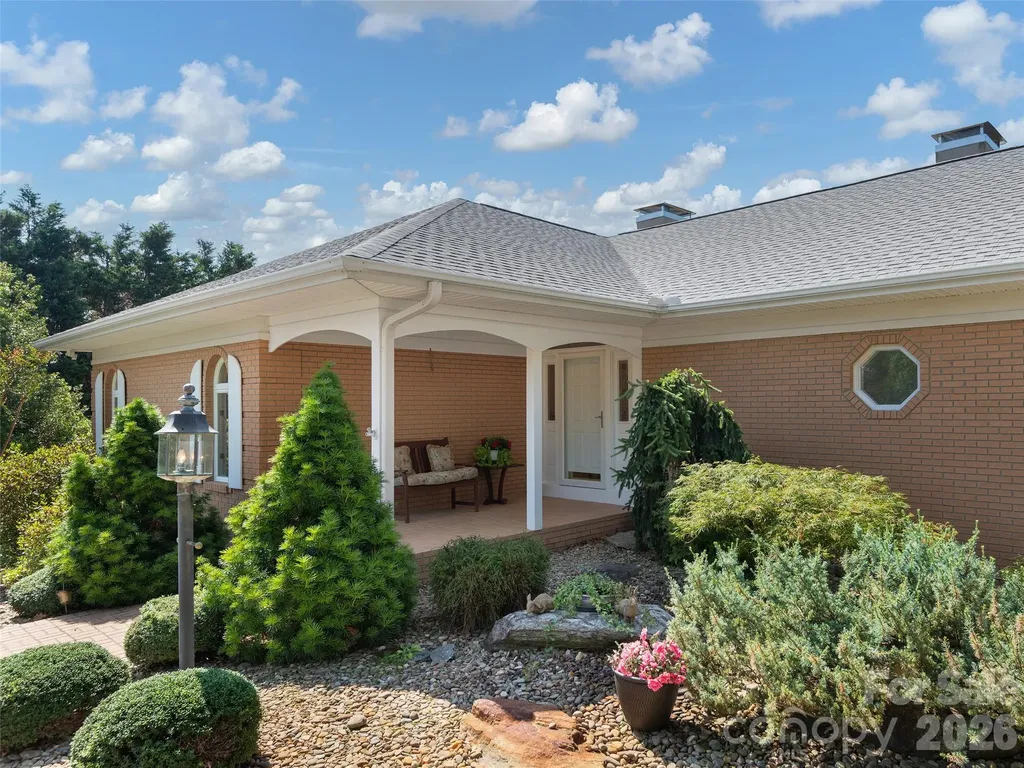 18 Thornapple Drive Hendersonville NC 28739