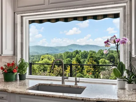 18 Thornapple Drive Hendersonville NC 28739
