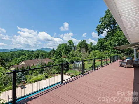 18 Thornapple Drive Hendersonville NC 28739