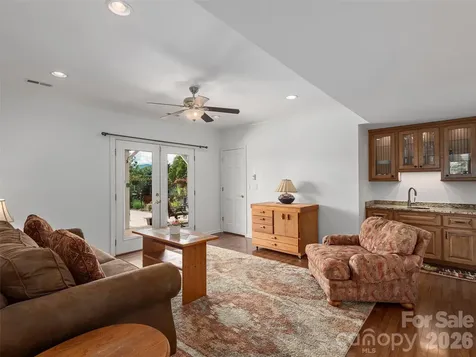 18 Thornapple Drive Hendersonville NC 28739
