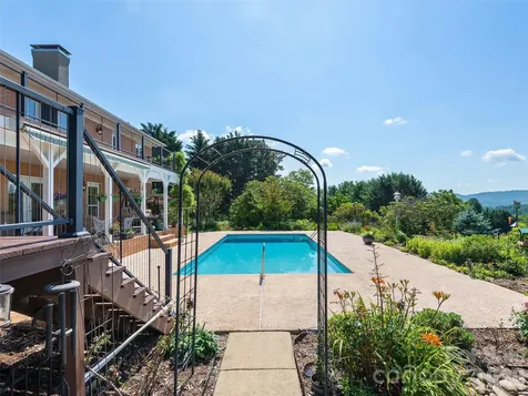 18 Thornapple Drive Hendersonville NC 28739