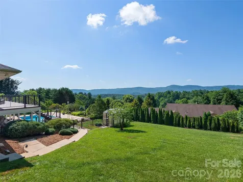 18 Thornapple Drive Hendersonville NC 28739