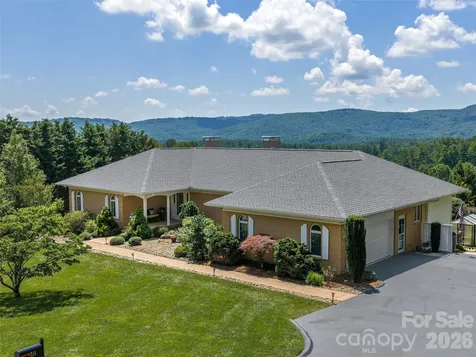 18 Thornapple Drive Hendersonville NC 28739