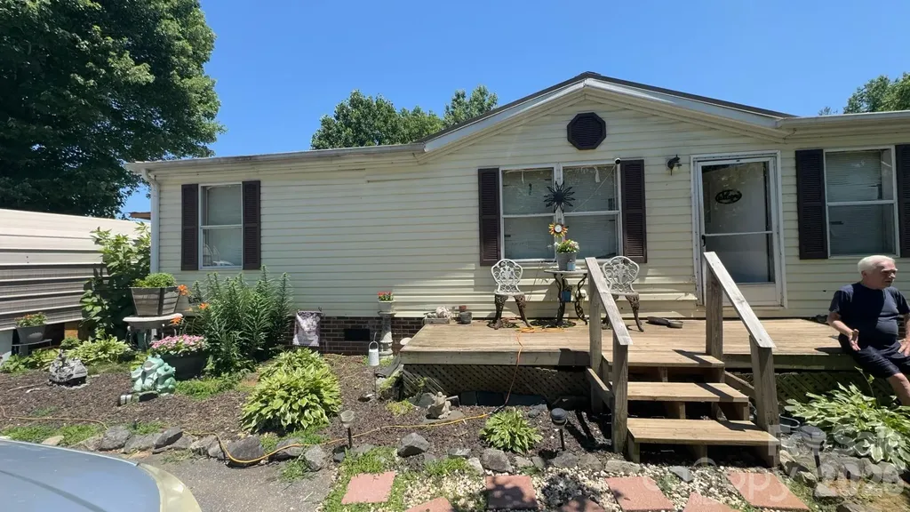 1694 Roy Caldwell Street Morganton NC 28655