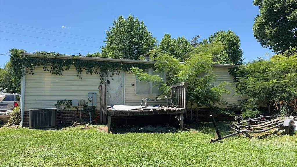 1694 Roy Caldwell Street Morganton NC 28655