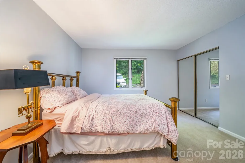 305 Piney Mountain Drive Asheville NC 28805