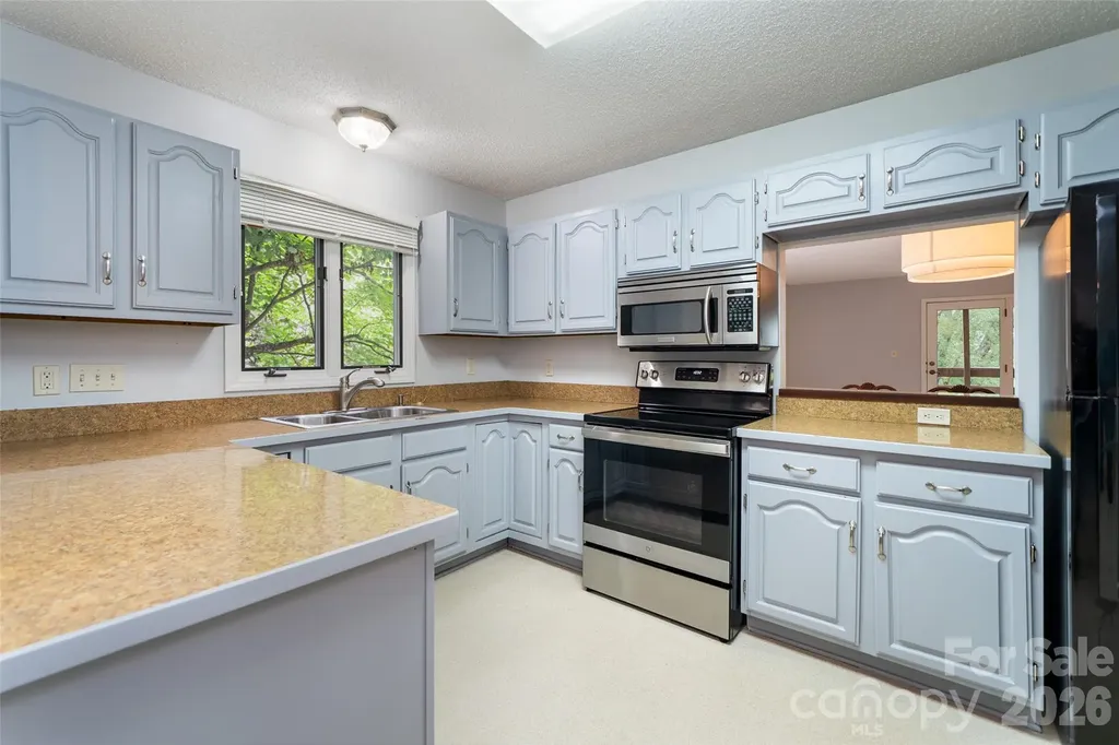 305 Piney Mountain Drive Asheville NC 28805