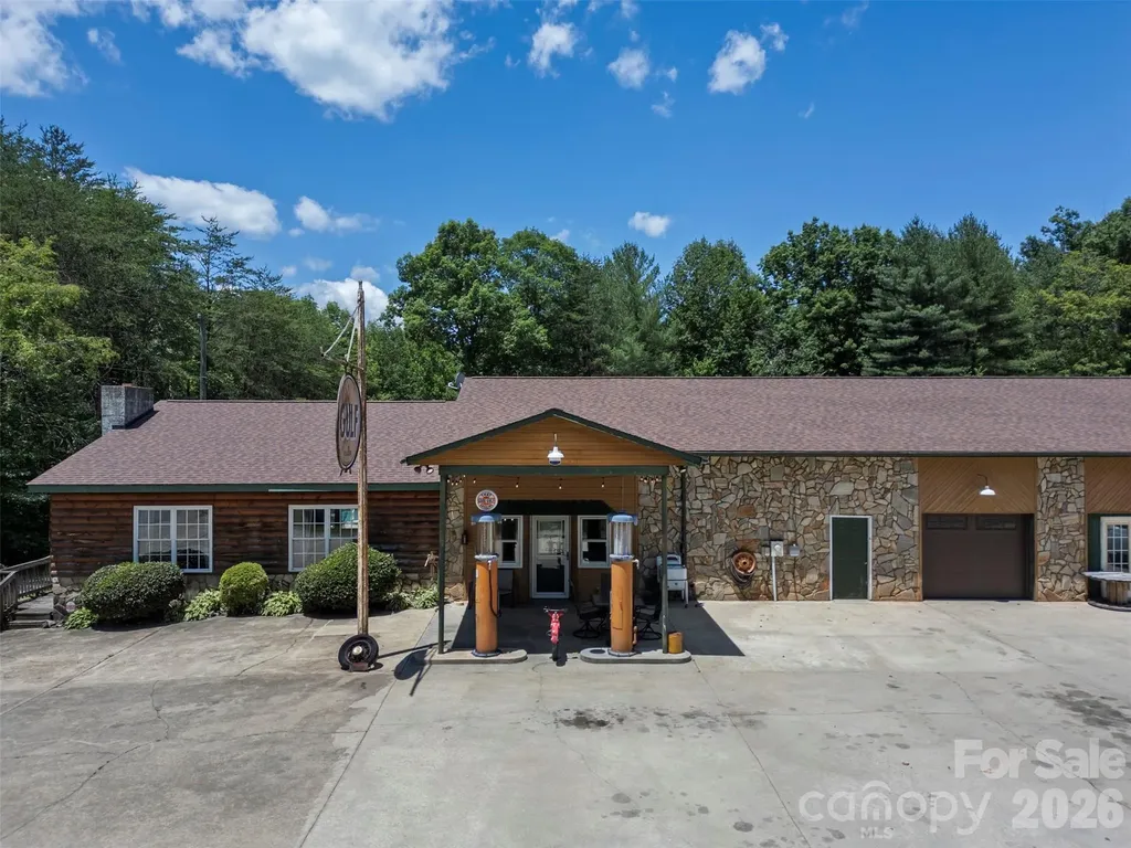 2269 Lee Roy Lane Lenoir NC 28645