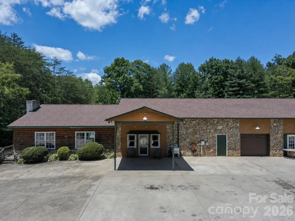 2269 Lee Roy Lane Lenoir NC 28645