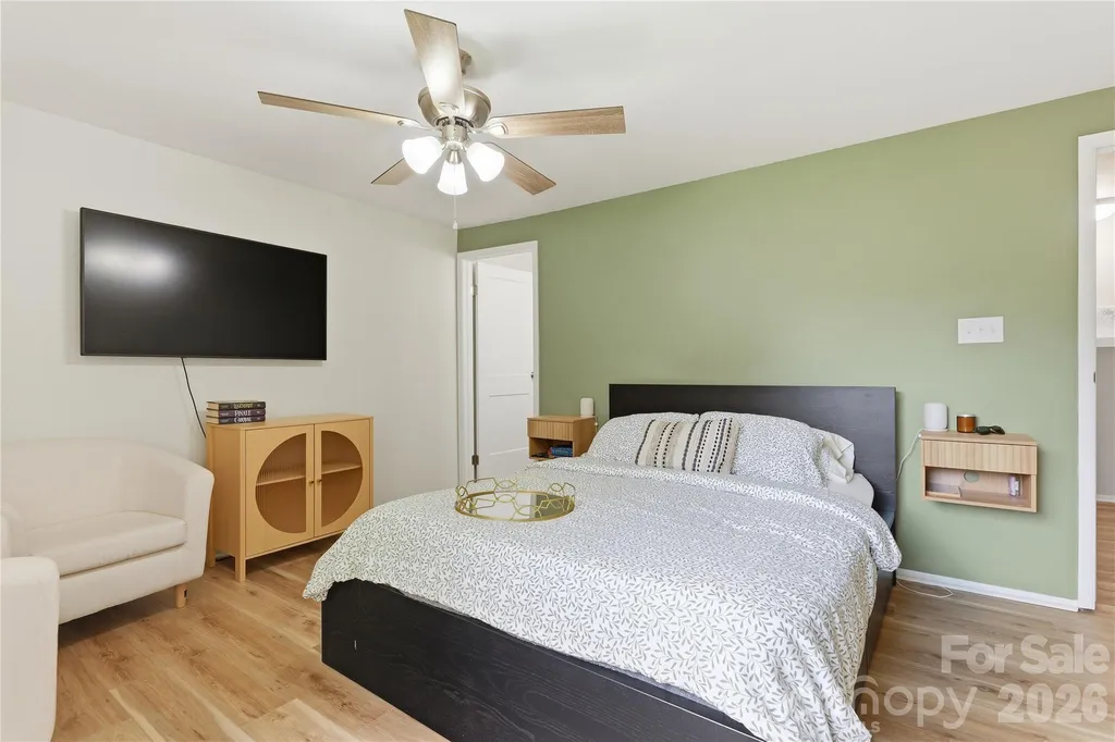 8208 Knights Bridge Road Charlotte NC 28210