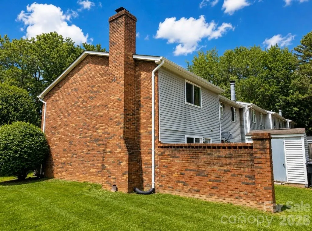 8208 Knights Bridge Road Charlotte NC 28210