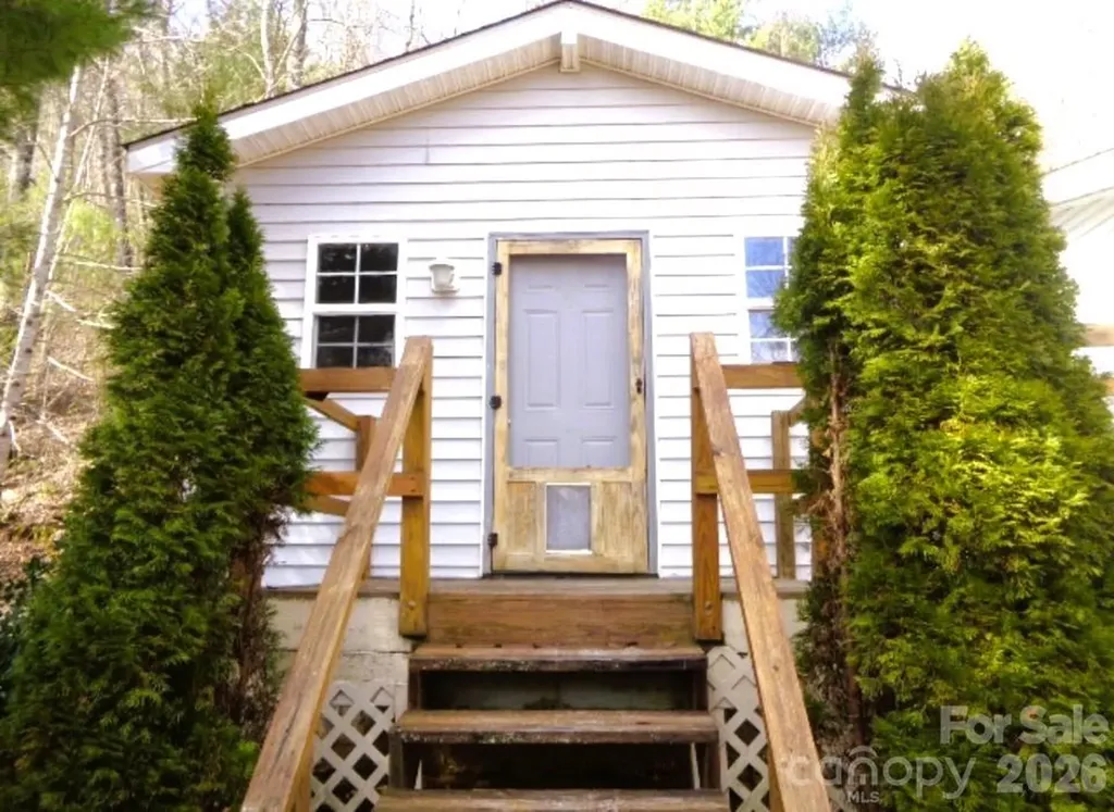 47 Integrity Mountain Road Otto NC 28763