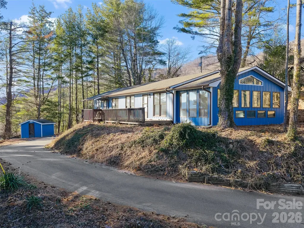 139 Church Street Burnsville NC 28714