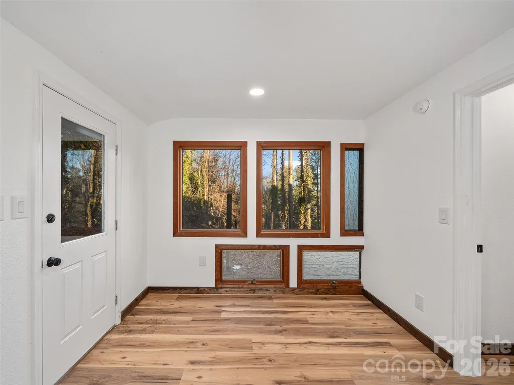 139 Church Street Burnsville NC 28714