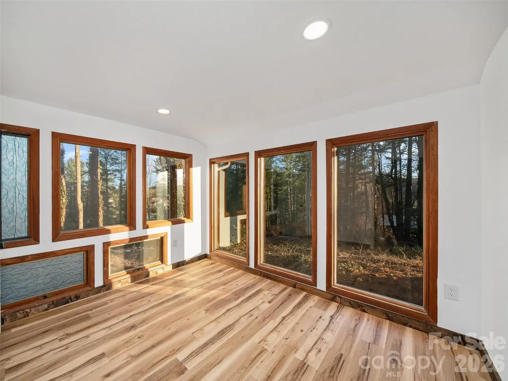 139 Church Street Burnsville NC 28714