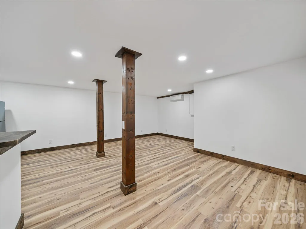 139 Church Street Burnsville NC 28714