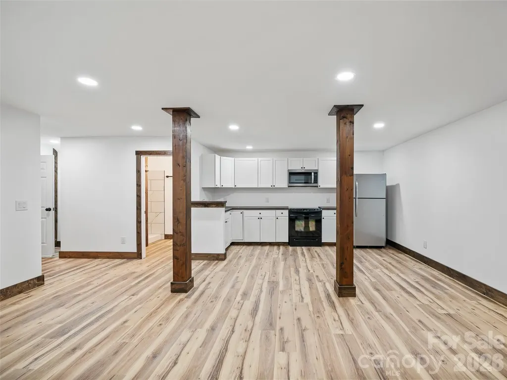 139 Church Street Burnsville NC 28714