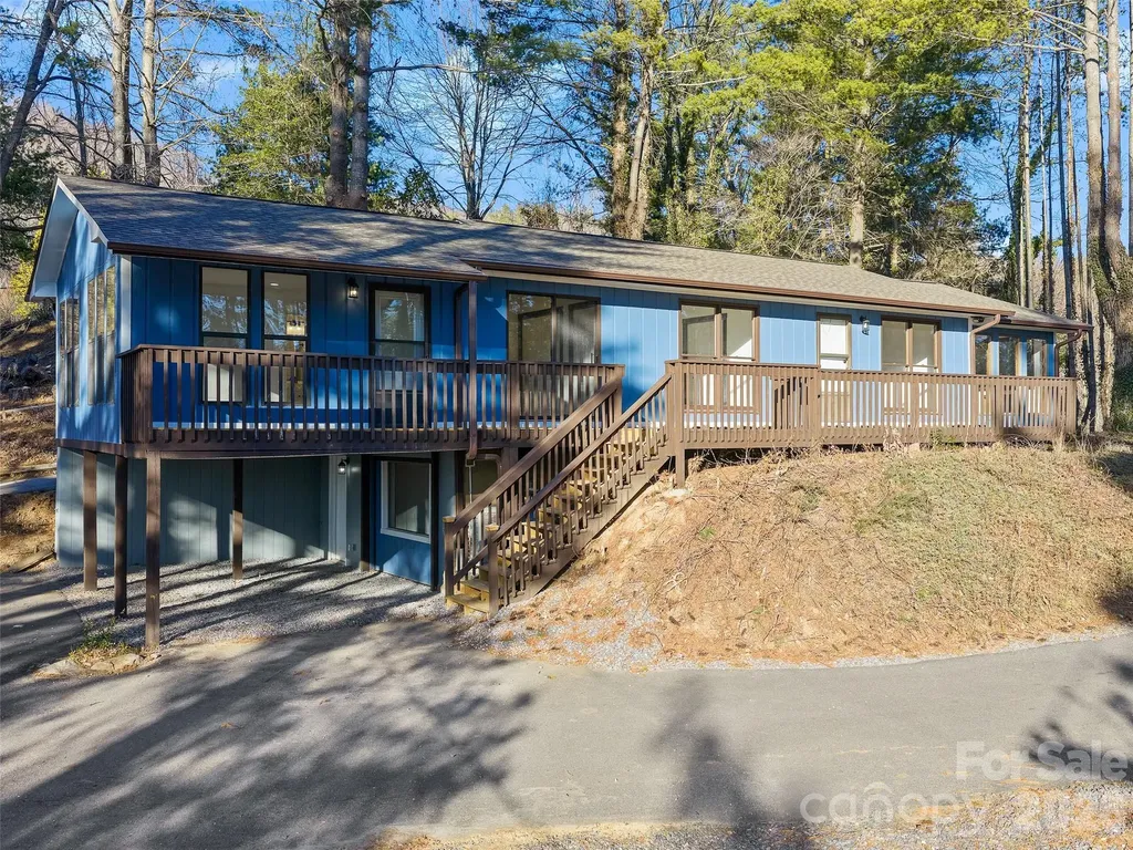 139 Church Street Burnsville NC 28714